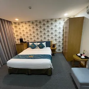 https://the-blue-hotel.hotelsvungtau.com